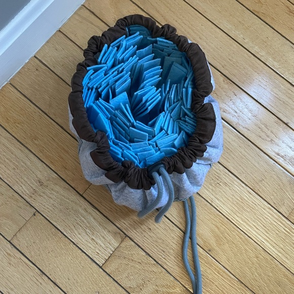 Interactive Dog Toy Feeder - Picture 1 of 3